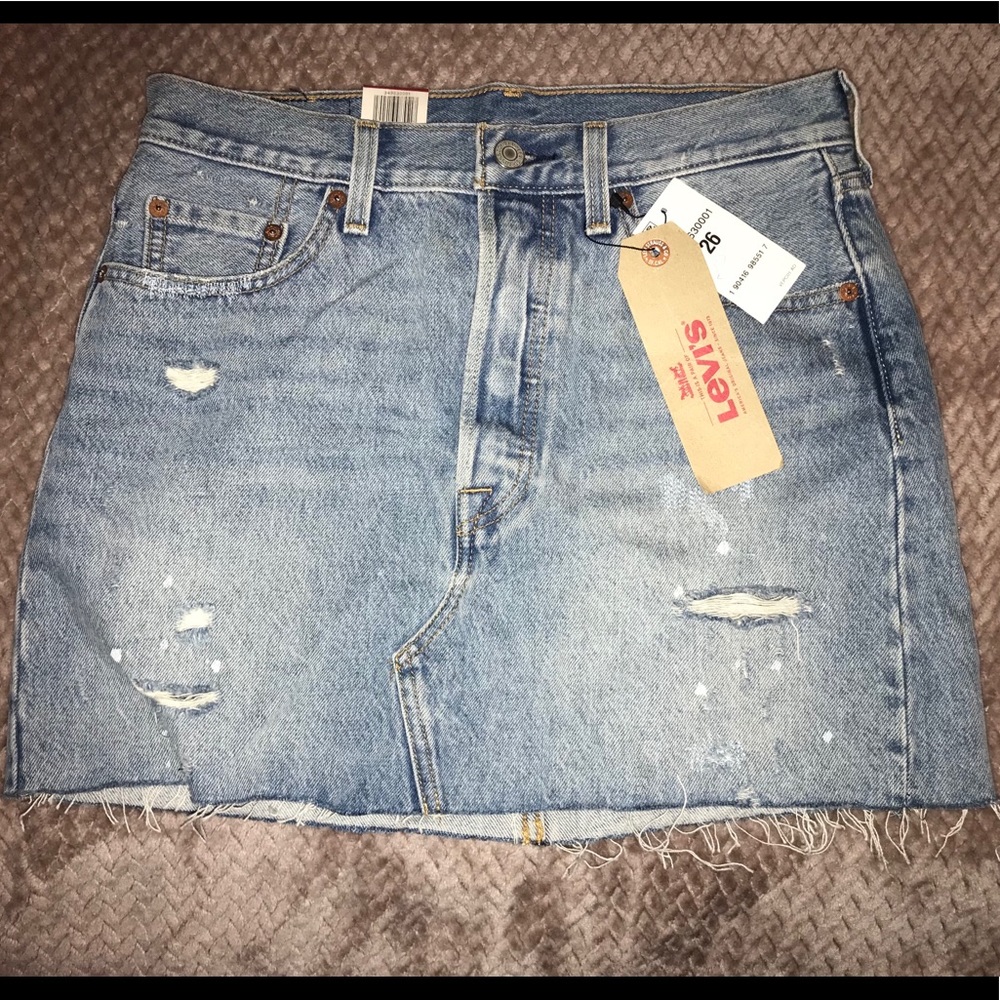 NWT: Levi’s Deconstructed Jean Skirt